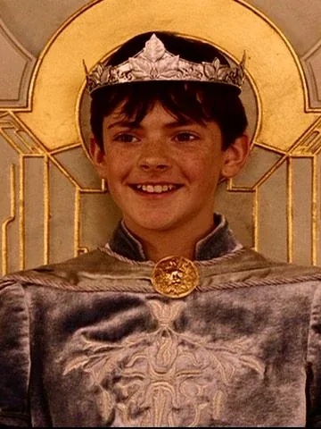 Edmund Pevensie — Skandar Keynes